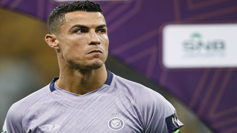 Mức lương của Ronaldo tăng nhanh  qua các thời kỳ 